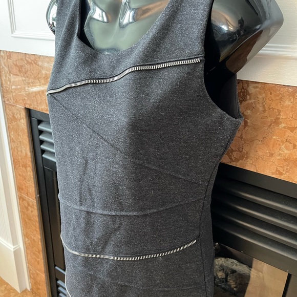 Micheal Kors Sleeveless Dress with Zipper Detail - Picture 4 of 10